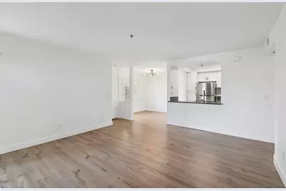  2077 Lakeridge Circle #104, Chula Vista, CA 91913 - Photo 13