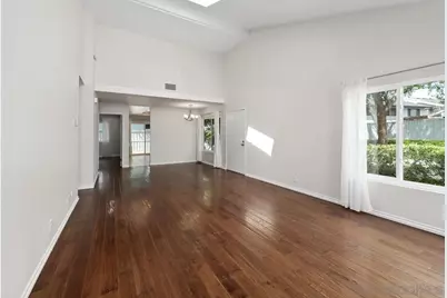  8028 Caminito Mallorca, La Jolla, CA 92037 - Photo 21