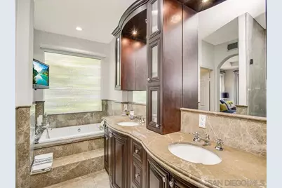  6061 Greenhedge Row, La Jolla, CA 92037 - Photo 19