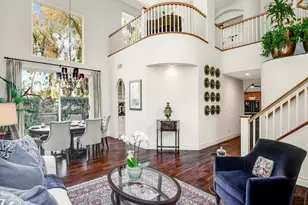 6061 Greenhedge Row, La Jolla, CA 92037 - Photo 13