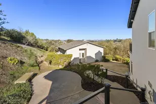 7875 Bellakaren Pl, La Jolla, CA 92037 - Photo 47
