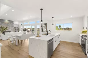 7875 Bellakaren Pl, La Jolla, CA 92037 - Photo 15