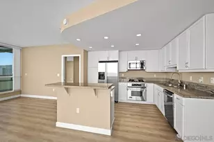 555 Front St, San Diego, CA 92101 - Photo 35