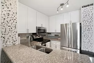 1855 Diamond, San Diego, CA 92109 - Photo 11
