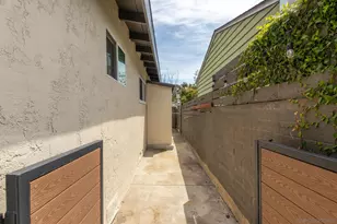 1880 Catalina Blvd, San Diego, CA 92107 - Photo 23
