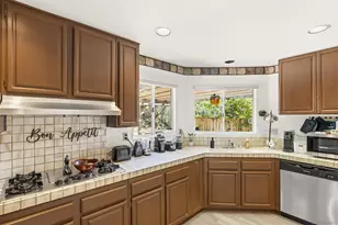 1455 Caminito Solidago, La Jolla, CA 92037 - Photo 15