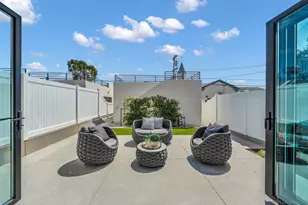 1073 Opal St, San Diego, CA 92109 - Photo 11