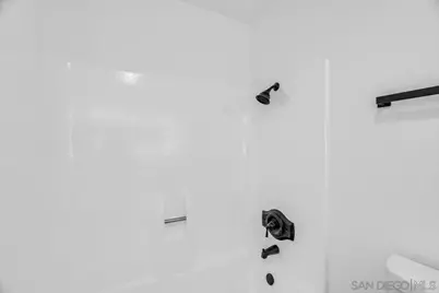  345 N Melrose Dr #C, Vista, CA 92083 - Photo 31