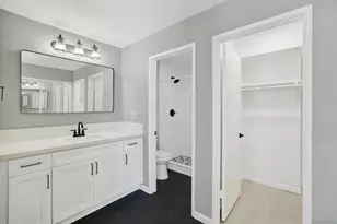 8878 Regents Rd, San Diego, CA 92122 - Photo 11