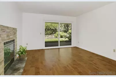  7301 Calle De Fuentes, Carlsbad, CA 92009 - Photo 3