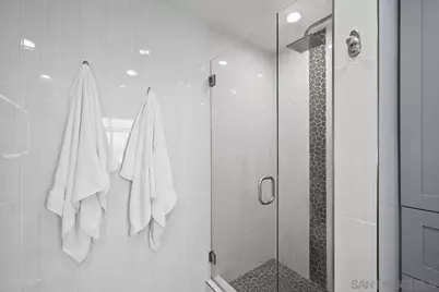  700 W E Street #2903, San Diego, CA 92101 - Photo 33