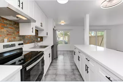  2388 Grand, San Diego, CA 92109 - Photo 11