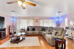 1506 Oak Dr, Vista, CA 92084 - Photo 9