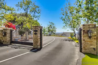  575 Twin Country Lane, Fallbrook, CA 92028 - Photo 3