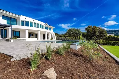  8308 Calle Del Cielo, La Jolla, CA 92037 - Photo 17