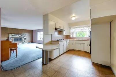  8105 Brock Ct, Lemon Grove, CA 91945 - Photo 11