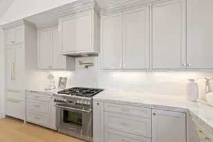 1054 Isabella Ave, Coronado, CA 92118 - Photo 11
