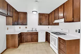 901 St George Ct, Spring Valley, CA 91977 - Photo 9