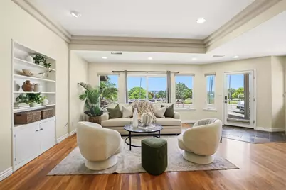  3634 Crown Point Dr, San Diego, CA 92109 - Photo 5
