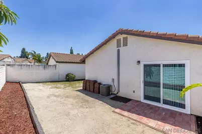  270 Smoke Tree Place, Oceanside, CA 92057 - Photo 15