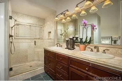 5572 Renaissance Ave. #3, San Diego, CA 92122 - Photo 3