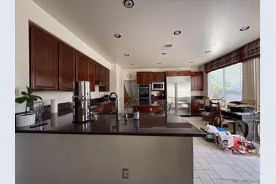  807 Calle Lagasca, Chula Vista, CA 91910 - Photo 5
