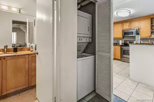 8889 Caminito Plaza Centro, San Diego, CA 92122 - Photo 9