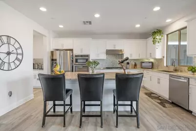  1517 Leonis Pl, Vista, CA 92083 - Photo 5