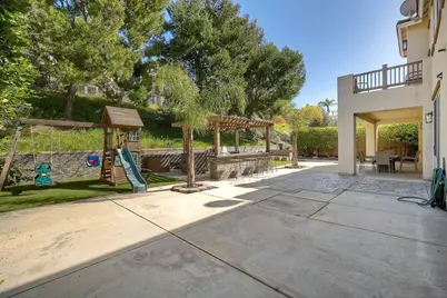  993 Hawthorne Creek Dr, Chula Vista, CA 91914 - Photo 35