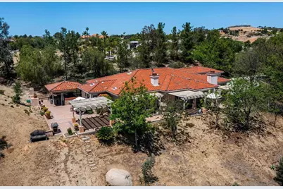  41025 Los Ranchos Cir, Temecula, CA 92592 - Photo 3