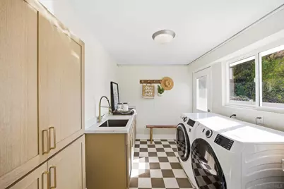  7202 Via Capri, La Jolla, CA 92037 - Photo 13