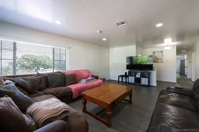  1840 Locust St, San Diego, CA 92106 - Photo 11