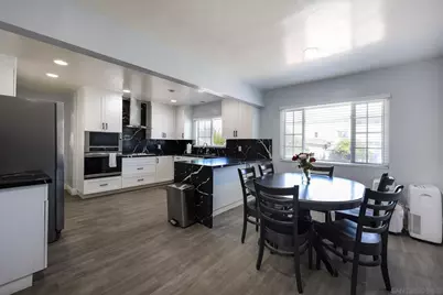  1840 Locust St, San Diego, CA 92106 - Photo 9