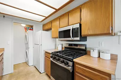  9438 Twin Trails Dr #202, San Diego, CA 92129 - Photo 11