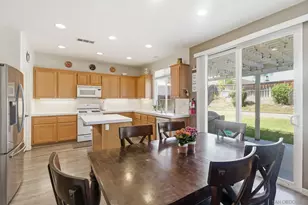 27568 Campana Cir, Temecula, CA 92591 - Photo 9