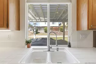 27568 Campana Cir, Temecula, CA 92591 - Photo 7