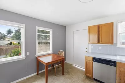  421 S Tremont St, Oceanside, CA 92054 - Photo 9