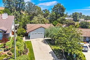 2070 Fuerte Ln, Escondido, CA 92026 - Photo 5