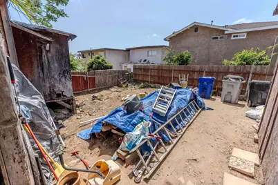  290 35th St, San Diego, CA 92102 - Photo 9