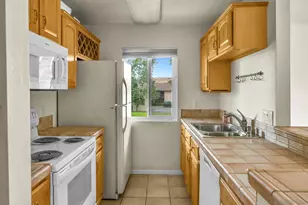10210 Peaceful Ct, San Diego, CA 92071 - Photo 9