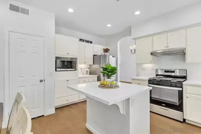  10836 Stoney Creek Ct., Santee, CA 92071 - Photo 9