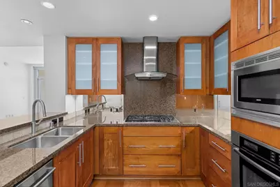  700 W E Street #2905, San Diego, CA 92101 - Photo 13