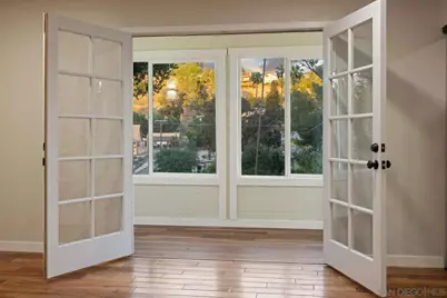  9907 Shadow Hills Dr, Sunland, CA 91040 - Photo 11