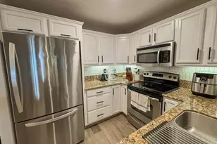 5252 Balboa Arms Dr, San Diego, CA 92117 - Photo 5