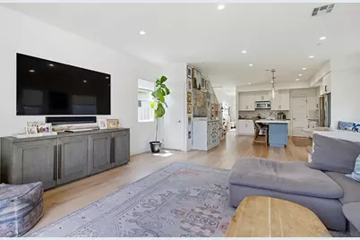 835 Beryl St., San Diego, CA 92109 - Photo 11