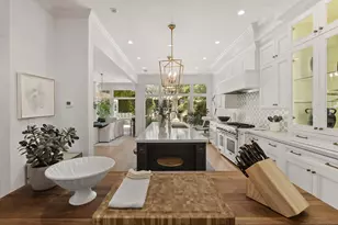 9643 Claiborne Square, La Jolla, CA 92037 - Photo 15