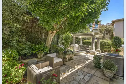  9643 Claiborne Square, La Jolla, CA 92037 - Photo 17