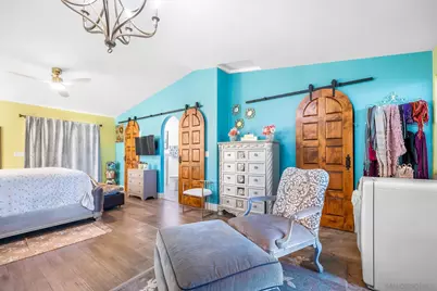  523 Hatherly St, Vista, CA 92083 - Photo 9