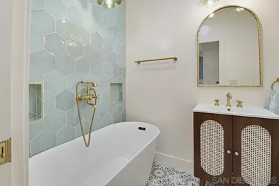  1403 Fern St, San Diego, CA 92102 - Photo 17