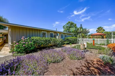  1642 York Dr, Vista, CA 92084 - Photo 39